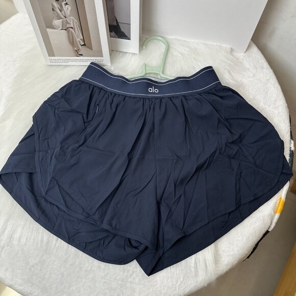 ALO athletic shorts, size M, women's - Picture 2 of 4